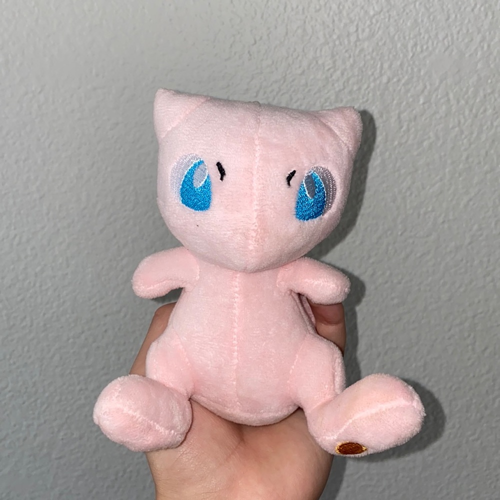 Pokemon mew plush